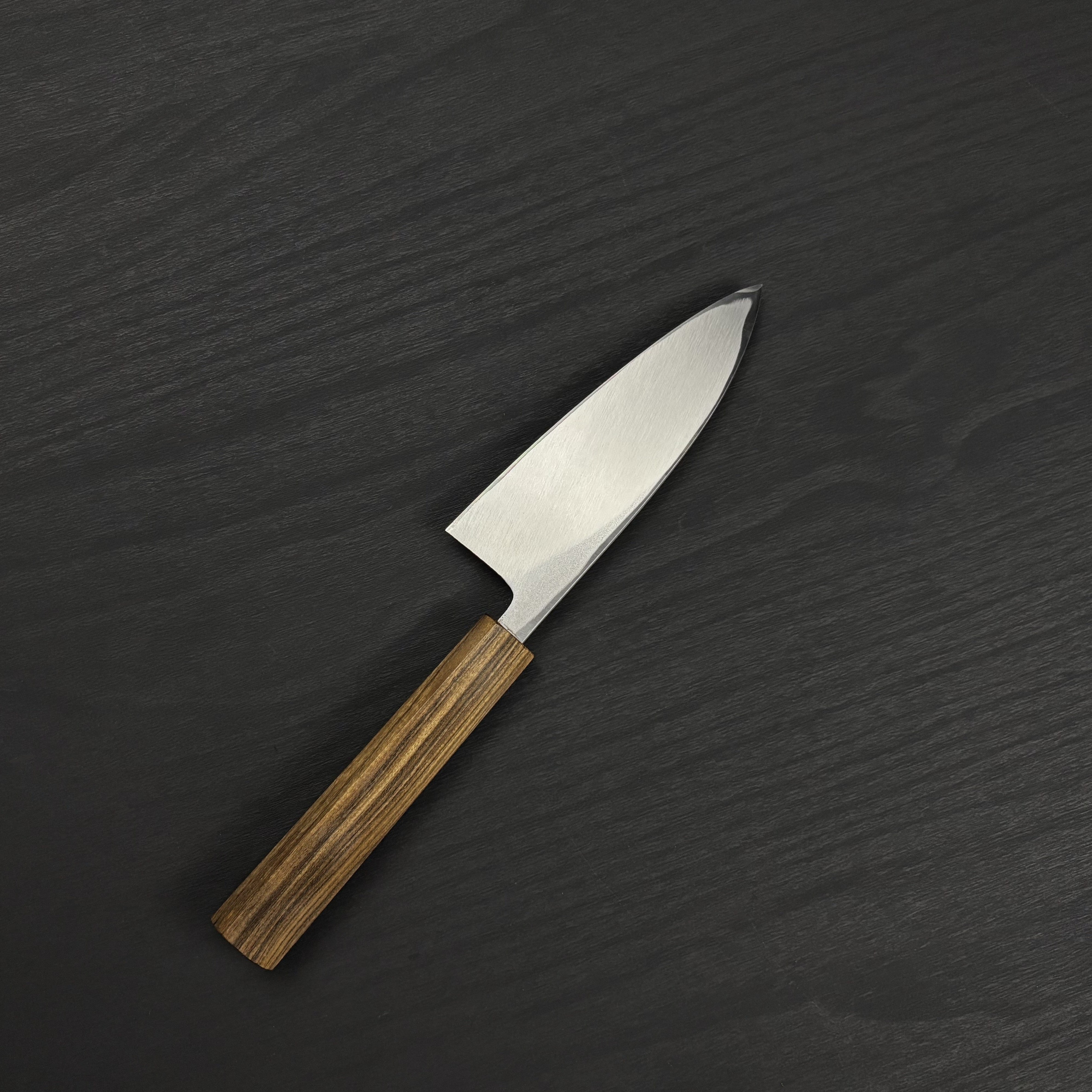 SK鋼ボカシ仕上 出刃135mm 灰檀一体型